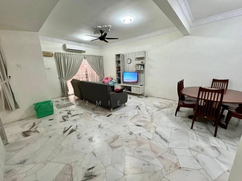 2-storey Terraced House for Sale in Bangi (Selangor) - Nadzmie Nasir - Living Room - PropertyGuru.com.my