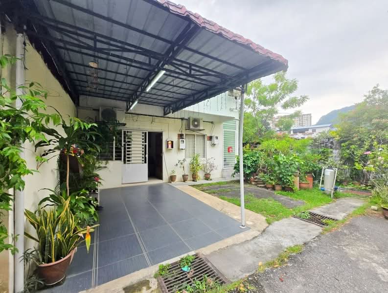 Townhouse for Sale in Batu Caves (Selangor) - Zul Syafiq - Exterior - PropertyGuru.com.my