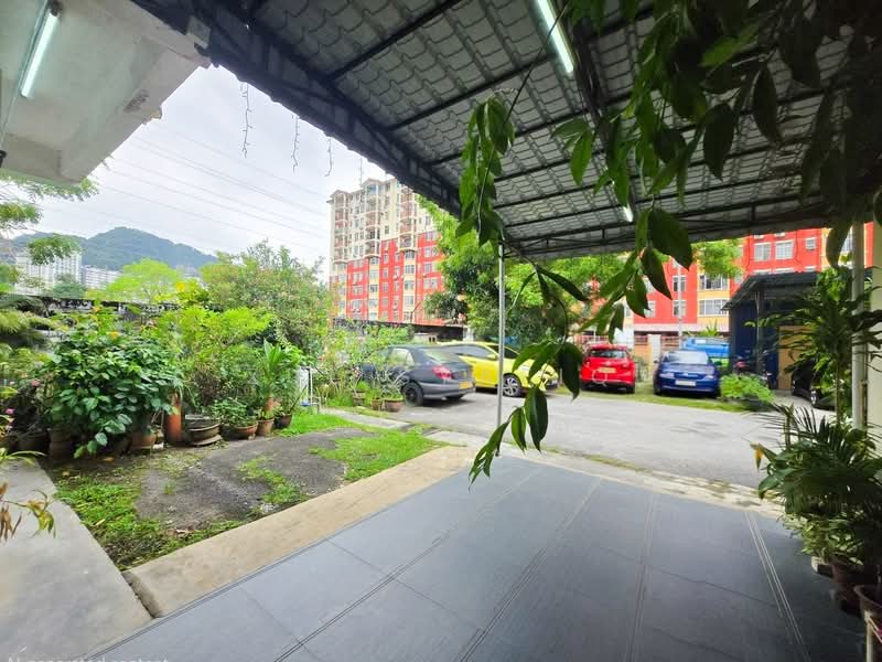 Townhouse for Sale in Batu Caves (Selangor) - Zul Syafiq - Exterior - PropertyGuru.com.my