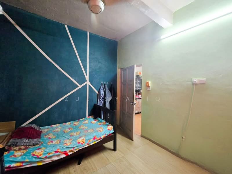 Townhouse for Sale in Batu Caves (Selangor) - Zul Syafiq - Bedroom - PropertyGuru.com.my