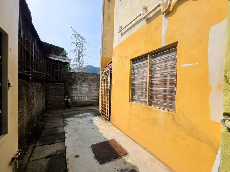 Townhouse for Sale in Batu Caves (Selangor) - Zul Syafiq - Exterior - PropertyGuru.com.my