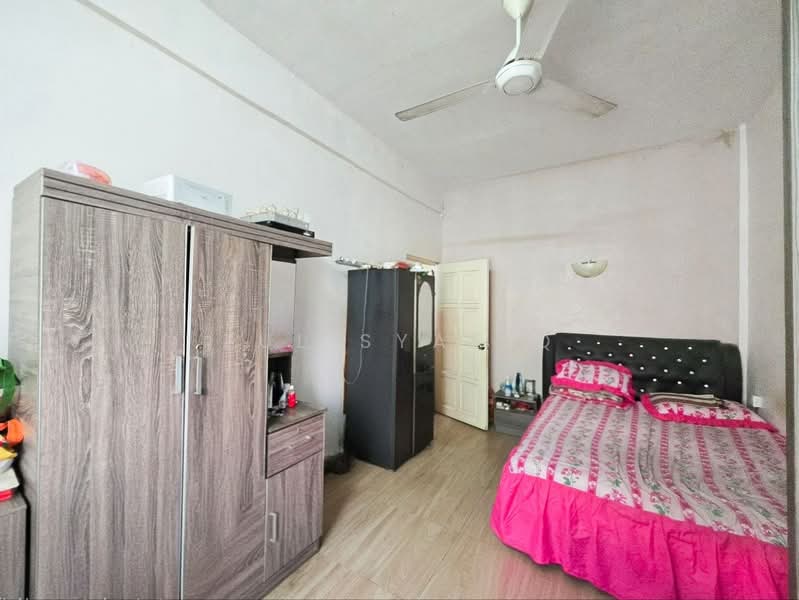 Townhouse for Sale in Batu Caves (Selangor) - Zul Syafiq - Bedroom - PropertyGuru.com.my