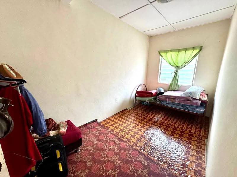 2-storey Terraced House for Sale in Taman Tasik Semenyih (Semenyih) - Nadzmie Nasir - Bedroom - PropertyGuru.com.my