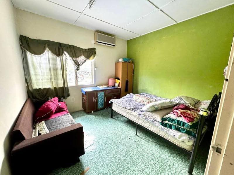 2-storey Terraced House for Sale in Taman Tasik Semenyih (Semenyih) - Nadzmie Nasir - Bedroom - PropertyGuru.com.my