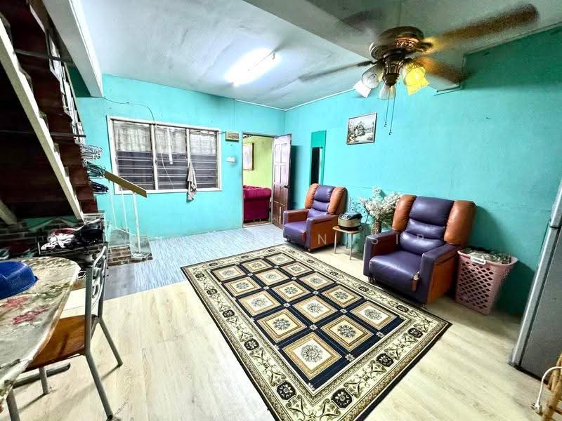 2-storey Terraced House for Sale in Taman Tasik Semenyih (Semenyih) - Nadzmie Nasir - Living Room - PropertyGuru.com.my