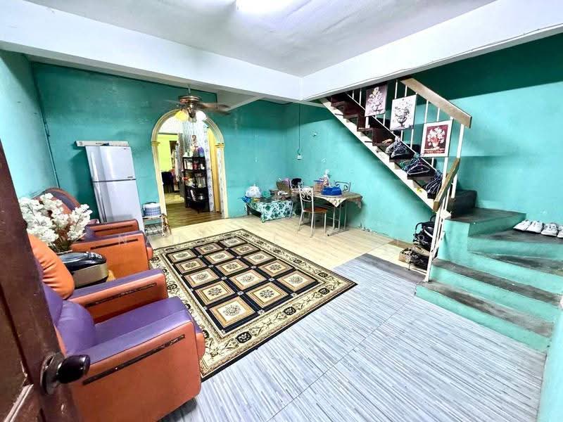 2-storey Terraced House for Sale in Taman Tasik Semenyih (Semenyih) - Nadzmie Nasir - Living Room - PropertyGuru.com.my
