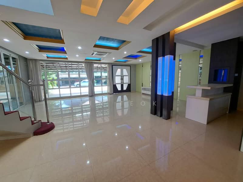Rumah Berkembar untuk Dijual di Taman Sutera Utama (Skudai) - Jin Teok - Entrance - PropertyGuru.com.my