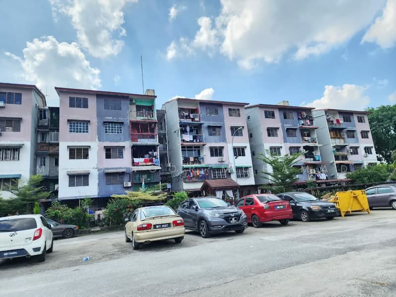 Rumah Flat untuk Dijual di Flat Pkns Shah Alam Seksyen 18 - Mohd Noor Mohamad - Exterior - PropertyGuru.com.my