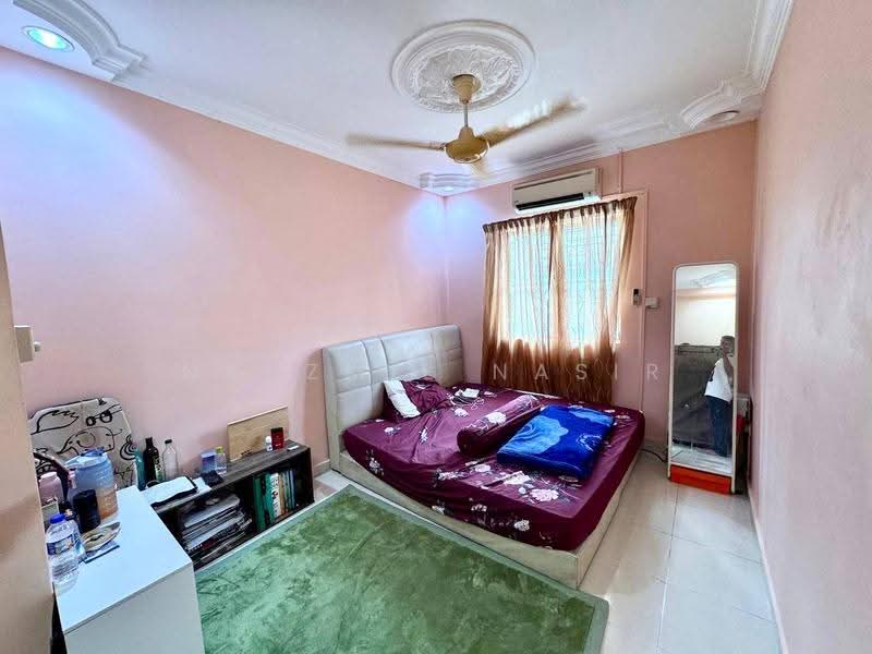Rumah Teres 2-Tingkat untuk Dijual di Seri Kembangan (Selangor) - Nadzmie Nasir - Bedroom - PropertyGuru.com.my