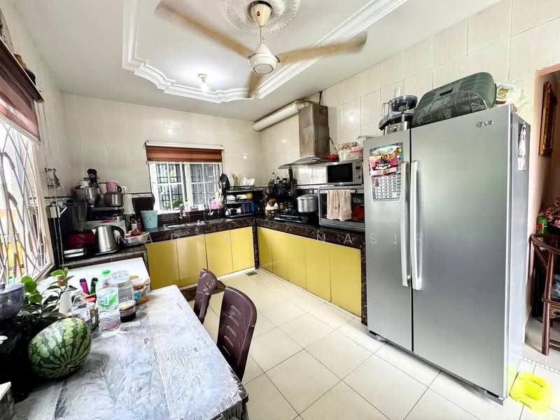 Rumah Teres 2-Tingkat untuk Dijual di Seri Kembangan (Selangor) - Nadzmie Nasir - Kitchen - PropertyGuru.com.my