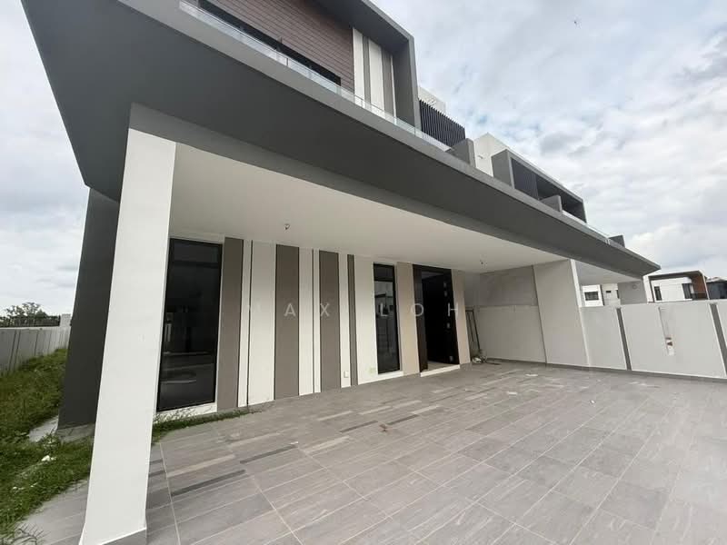 Rumah Berkembar untuk Dijual di Taman Sutera Utama (Skudai) - Max Loh - Exterior - PropertyGuru.com.my