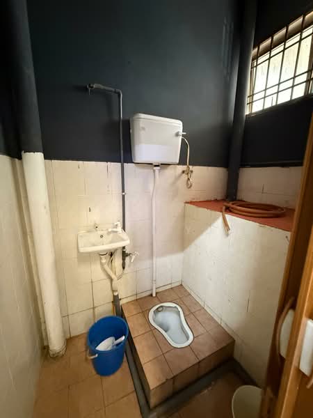 Shop / Office for Rent in Taman Austin Perdana (Tebrau) - JOANNE YONG - Bathroom - PropertyGuru.com.my