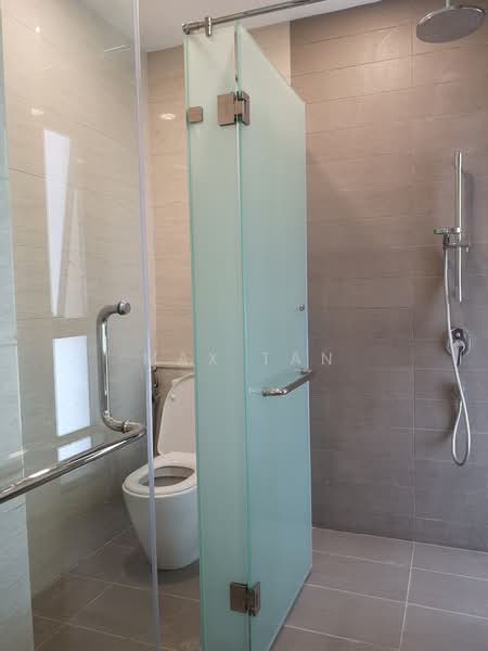 Servis Apartment untuk Disewa di Cyperus @ Tropicana Gardens - Max Tan - Bathroom - PropertyGuru.com.my