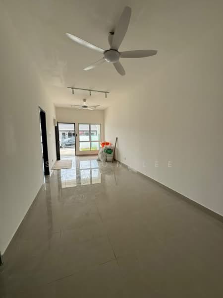 1-storey Terraced House for Rent in Rawang (Selangor) - Samson Lee - Living Room - PropertyGuru.com.my