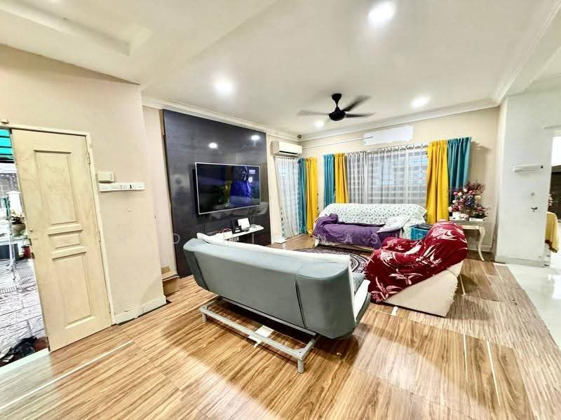 Bungalow House untuk Dijual di Bandar Baru Bangi (Selangor) - Nadzmie Nasir - Living Room - PropertyGuru.com.my