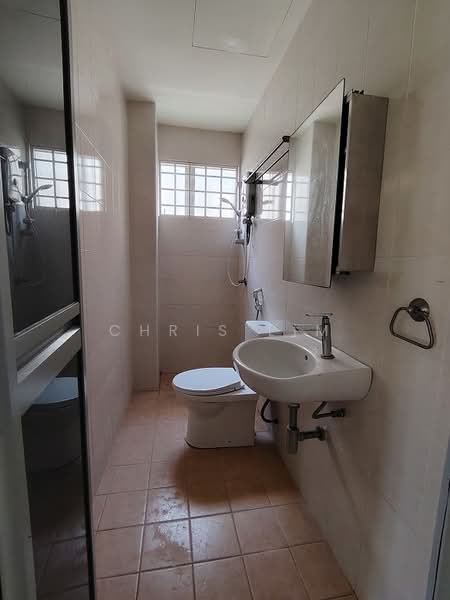Apartment for Rent at Vista Hatamas Apartment @ Bukit Hatamas - Chris Lim - Bathroom - PropertyGuru.com.my