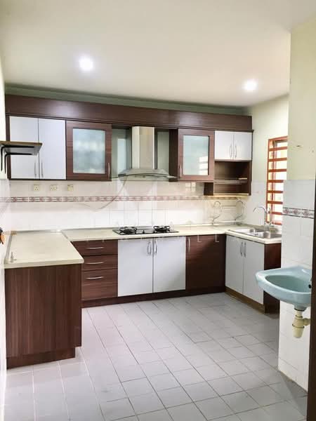 Terraced House for Sale in Putra Heights (Subang Jaya) - Aizat Saifulrullah - Kitchen - PropertyGuru.com.my