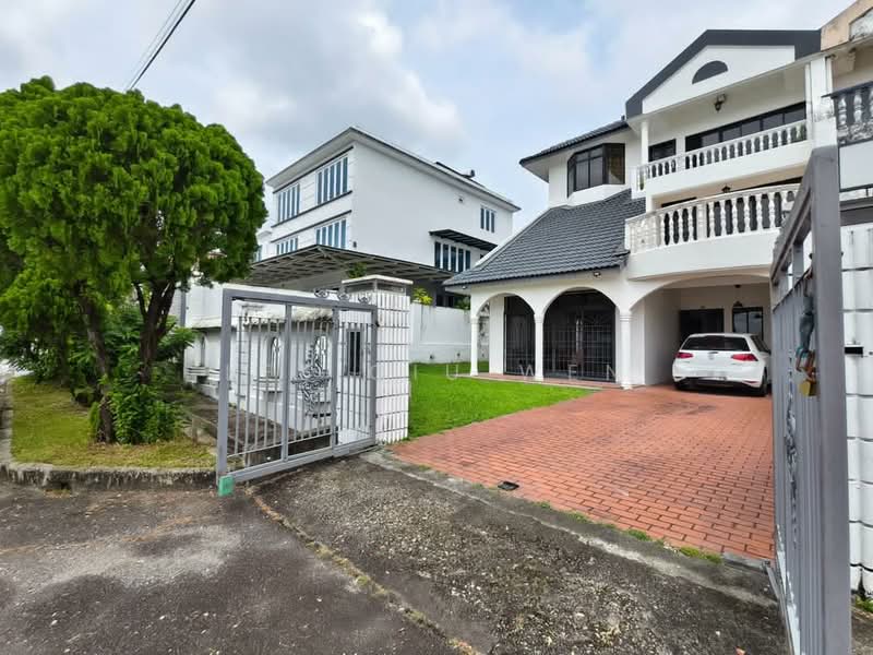 Semi-Detached House for Sale in Taman Johor Jaya (Johor Bahru) - Lee Qiu Wen - Exterior - PropertyGuru.com.my