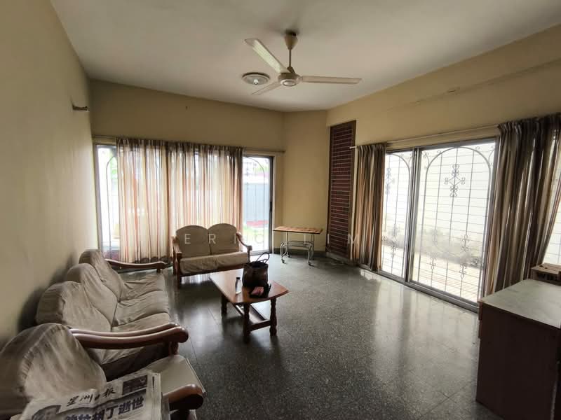 2.5-storey Terraced House for Rent in Damansara Jaya (Petaling Jaya) - Eric Lim - Living Room - PropertyGuru.com.my