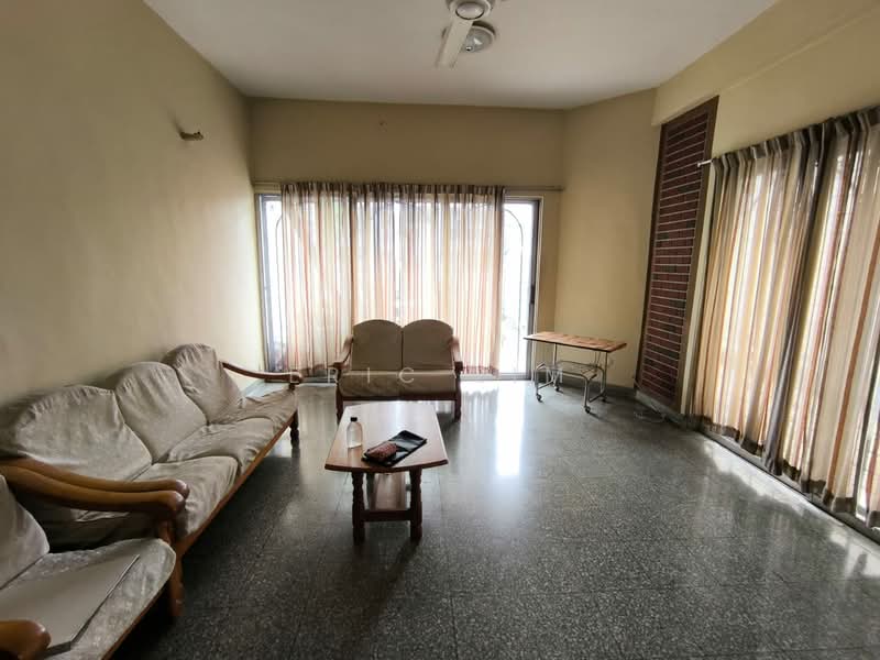 2.5-storey Terraced House for Rent in Damansara Jaya (Petaling Jaya) - Eric Lim - Living Room - PropertyGuru.com.my