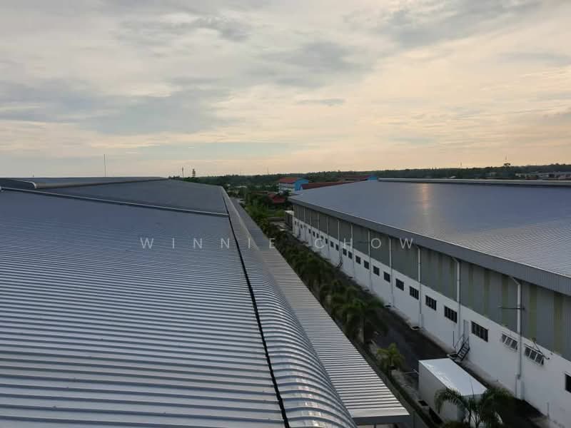 Warehouse for Rent in Berjaya Park (Shah Alam) - Winnie Chow - Roof - PropertyGuru.com.my