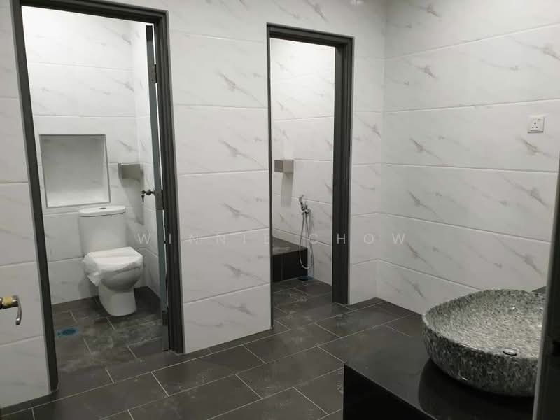 Warehouse for Rent in Berjaya Park (Shah Alam) - Winnie Chow - Bathroom - PropertyGuru.com.my