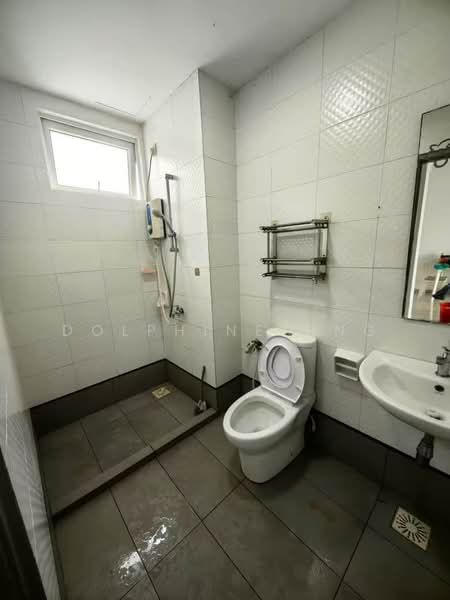 Service Residence for Sale at Seasons Amara Larkin - Dolphine Ong - Bathroom - PropertyGuru.com.my