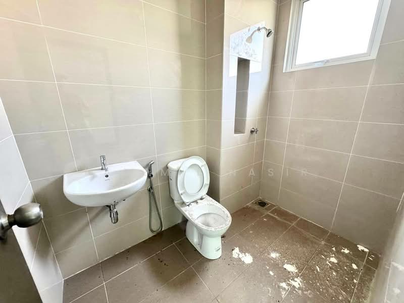 Semi-Detached House for Sale in Kampung Sungai Ramal Baru (Kajang) - Nadzmie Nasir - Bathroom - PropertyGuru.com.my