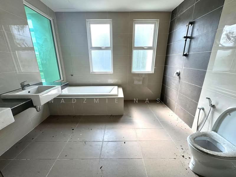 Semi-Detached House for Sale in Kampung Sungai Ramal Baru (Kajang) - Nadzmie Nasir - Bathroom - PropertyGuru.com.my
