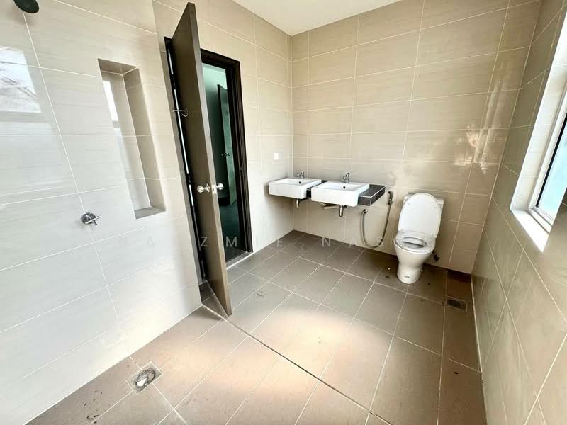 Semi-Detached House for Sale in Kampung Sungai Ramal Baru (Kajang) - Nadzmie Nasir - Bathroom - PropertyGuru.com.my