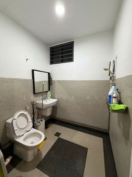 Semi-Detached House for Sale in Taman Impian Emas (Skudai) - Loh Kok Hui - Bathroom - PropertyGuru.com.my