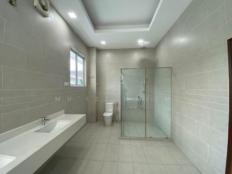 Bungalow for Rent in Ukay Bistari (Ulu Kelang) - Mu'izz Halim - Bathroom - PropertyGuru.com.my