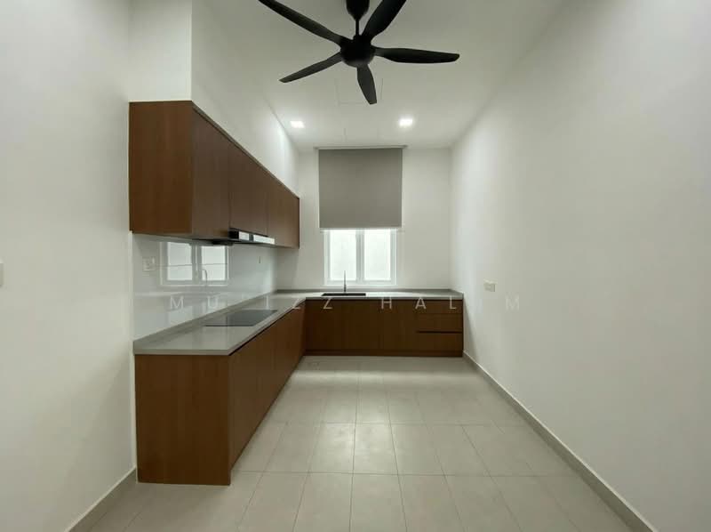 Bungalow for Rent in Ukay Bistari (Ulu Kelang) - Mu'izz Halim - Kitchen - PropertyGuru.com.my