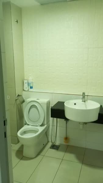 Apartment for Rent at Residences @ 1 Tebrau - Dolphine Ong - Bathroom - PropertyGuru.com.my
