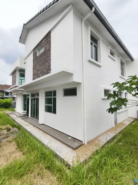 Semi-Detached House for Sale in Taman Mutiara Rini (Skudai) - Loh Kok Hui - Exterior - PropertyGuru.com.my