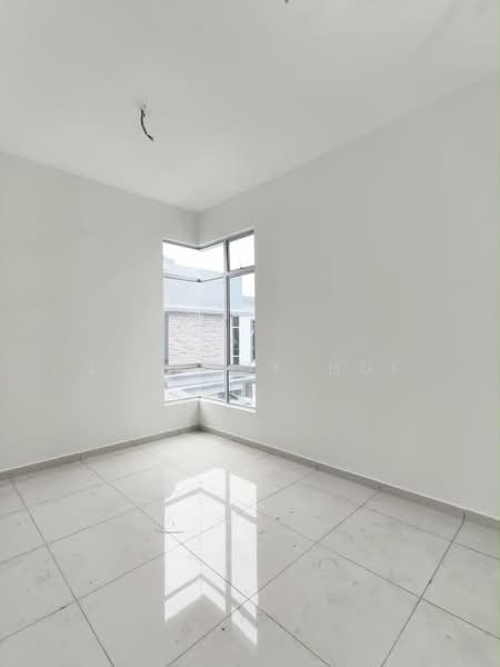 Semi-Detached House for Sale in Taman Mutiara Rini (Skudai) - Loh Kok Hui - Interior - PropertyGuru.com.my