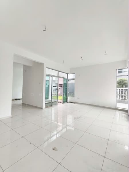 Semi-Detached House for Sale in Taman Mutiara Rini (Skudai) - Loh Kok Hui - Living Room - PropertyGuru.com.my