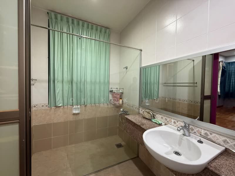 Bungalow for Sale in Taman Sri Pulai Perdana (Skudai) - Loh Kok Hui - Bathroom - PropertyGuru.com.my