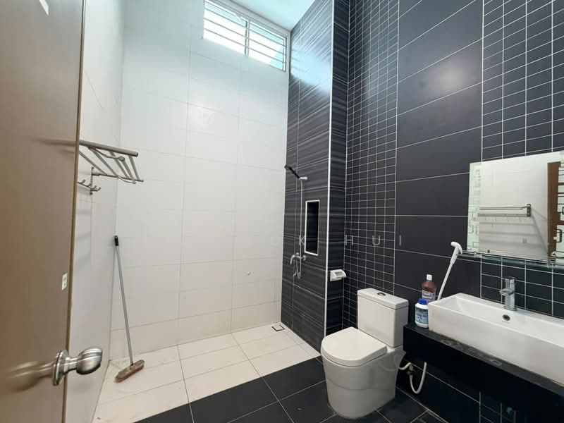 Cluster House for Sale in Taman Nusa Bestari (Iskandar Puteri (Nusajaya)) - Loh Kok Hui - Bathroom - PropertyGuru.com.my