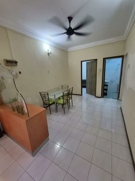 Pangsapuri untuk Disewa di Sri Awana Townhouse - Dolphine Ong - Dining Room - PropertyGuru.com.my