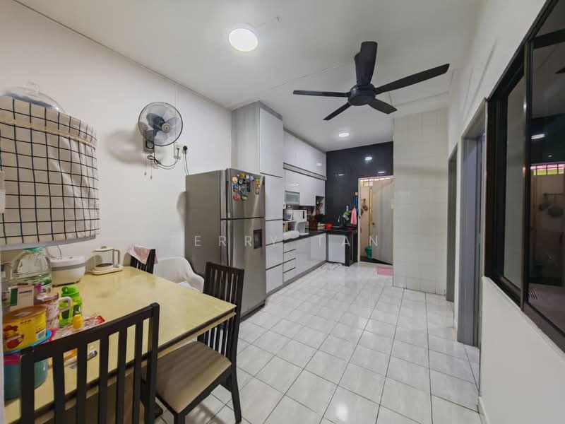 Rumah Teres 1 Tingkat untuk Dijual di Permas Jaya (Johor Bahru) - Terry Tan - Kitchen - PropertyGuru.com.my