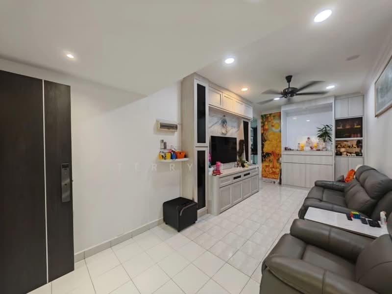 Rumah Teres 1 Tingkat untuk Dijual di Permas Jaya (Johor Bahru) - Terry Tan - Living Room - PropertyGuru.com.my