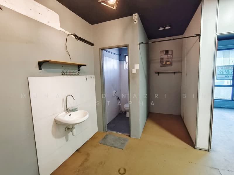 Pejabat untuk Dijual di Cyberjaya (Selangor) - Muhammed Nazri bin Mustapha - Bathroom - PropertyGuru.com.my