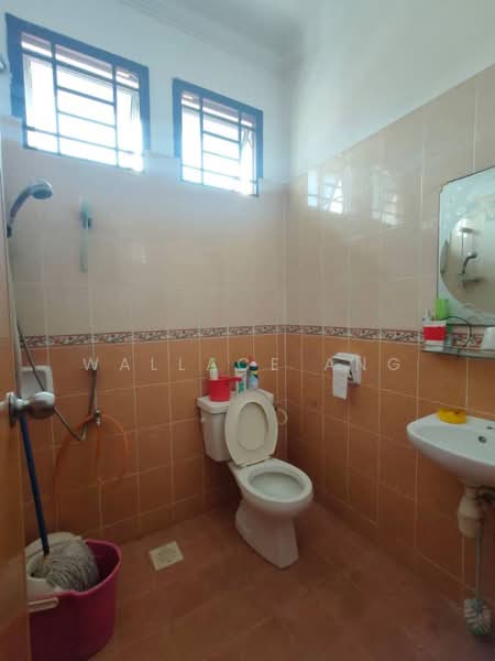2-storey Terraced House for Sale in Taman Daya (Johor Bahru) - Wallace Ang - Bathroom - PropertyGuru.com.my