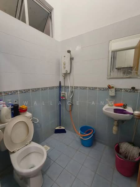 2-storey Terraced House for Sale in Taman Daya (Johor Bahru) - Wallace Ang - Bathroom - PropertyGuru.com.my
