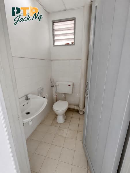Apartment for Rent at Widuri Apartment - Jack Ng - Bathroom - PropertyGuru.com.my