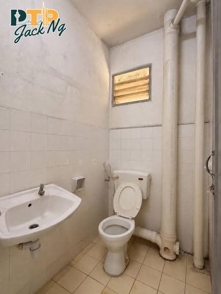 Pangsapuri untuk Disewa di Widuri Apartment - Jack Ng - Bathroom - PropertyGuru.com.my