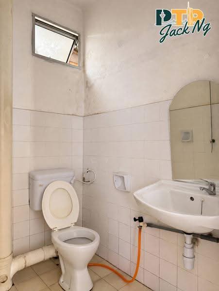 Pangsapuri untuk Disewa di Widuri Apartment - Jack Ng - Bathroom - PropertyGuru.com.my