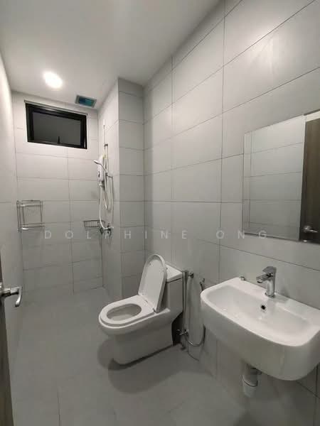 Service Residence for Sale at D'Secret Garden (Pangsapuri Kempas Indah) - Dolphine Ong - Bathroom - PropertyGuru.com.my