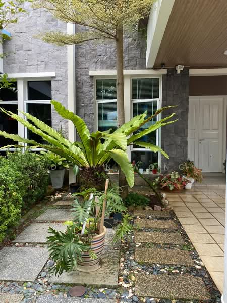 Rumah Berkembar untuk Dijual di Seksyen U13 (Setia Alam) - Adelyn Wong - PropertyGuru.com.my